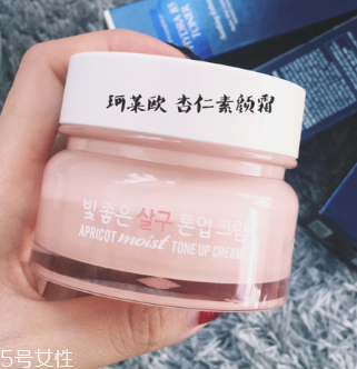 長(zhǎng)期用素顏霜會(huì)變黑嗎？長(zhǎng)期用素顏霜的后果