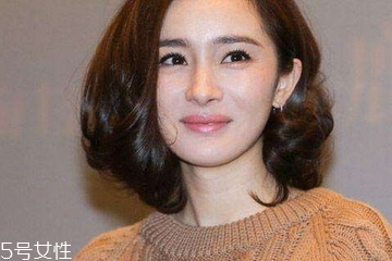 燙發(fā)能拉直嗎？燙發(fā)變直的方法