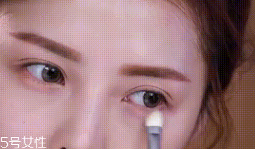 下眼影顯臟怎么辦？下眼影怎么畫不突兀？