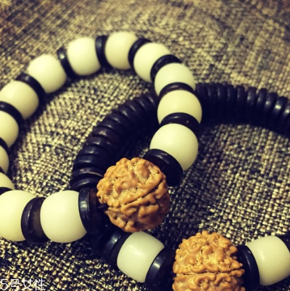 菩提根手串多少錢？市場(chǎng)行情不算貴