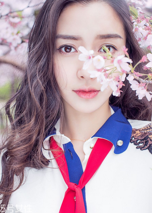 染發(fā)長出黑發(fā)怎么辦？補色來幫你