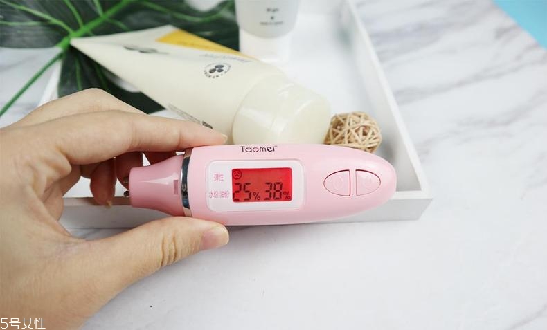 悅詩風吟和dmc洗面奶哪個好 油皮用悅詩風吟更好