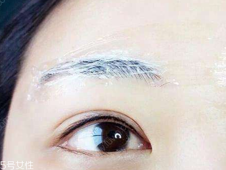 紋眉為什么會結痂 因為有傷口啊