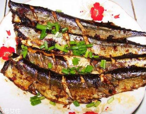 秋刀魚(yú)為什么放檸檬 去腥味調(diào)味