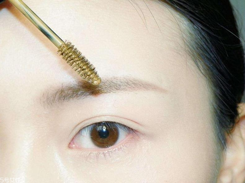 畫(huà)眉用什么工具最好 5種熱門(mén)工具讓你擺脫手殘黨