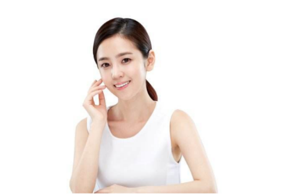 雙眼皮修復(fù)手術(shù)風(fēng)險大嗎？都有哪些方法