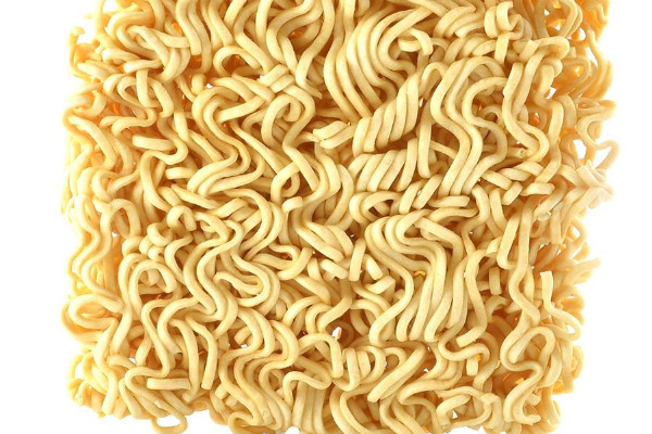 方便面是誰(shuí)發(fā)明的？買方便面注意看保質(zhì)期