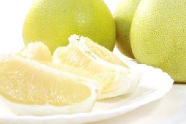 吃沙田柚對(duì)身體有什么好處？買的時(shí)候一掂二摸三擠壓