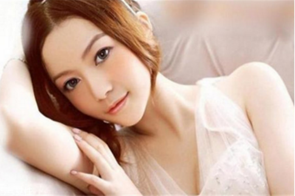 油性皮膚喜歡掉妝，小編來教你怎么辦
