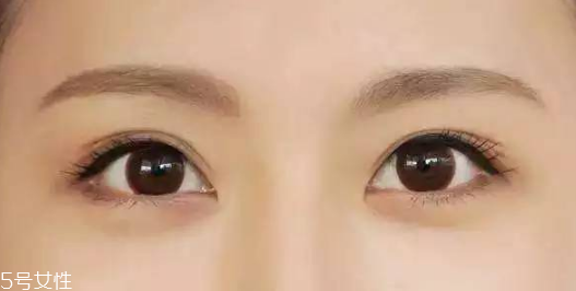 怎么畫(huà)眉毛看起來(lái)不臟 自然清透的眉形畫(huà)法