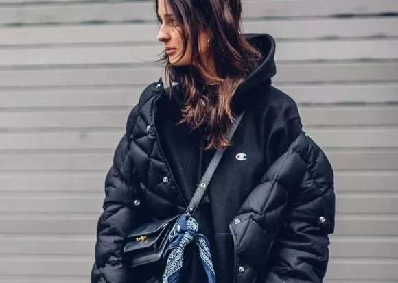 羽絨服可以烘干嗎？羽絨服能用烘干機嗎？