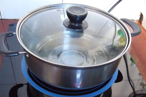 開水燙傷可以用蘆薈膠嗎？燙傷可以用蘆薈擦嗎？