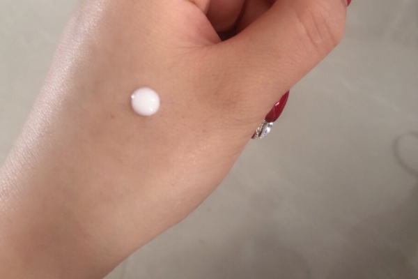 olay小白瓶怎么打開(kāi) 超級(jí)容易的方法