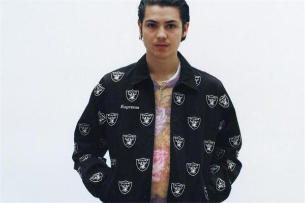 supreme2019春夏新品發(fā)售時(shí)間 多款聯(lián)名強(qiáng)勢登場