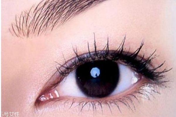 紋眼線好不好？內(nèi)眼線會傷害眼睛嗎？