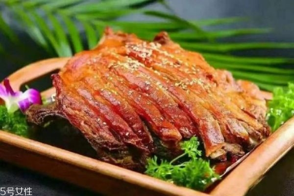 烤全羊價(jià)格多少錢(qián) 一只烤全羊大概多少錢(qián)
