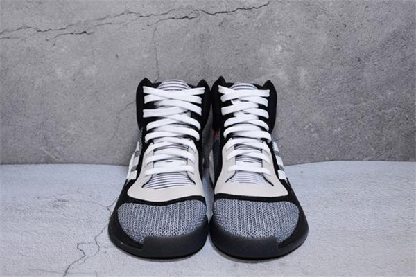 阿迪達(dá)斯marquee boost測評(píng) 年度最熱實(shí)戰(zhàn)球鞋