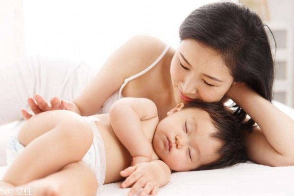 為什么寶寶睡覺(jué)會(huì)流口水 寶寶睡覺(jué)流口水是什么原因