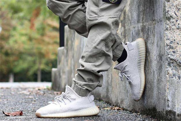 抽到y(tǒng)eezy什么時候去排隊(duì) 抽中yeezy可以不領(lǐng)嗎