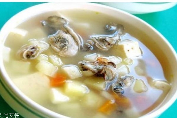喝湯的好處有什么 湯應該飯前喝還是飯后喝好呢