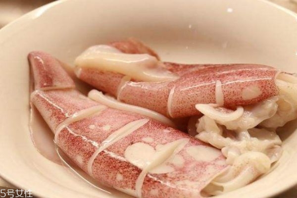 魷魚有什么營(yíng)養(yǎng)價(jià)值呢 吃魷魚有什么好處呢