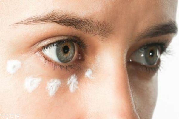 眼霜什么時候用好 眼霜都什么時候用 眼霜什么時候用好 眼霜都什么時候用