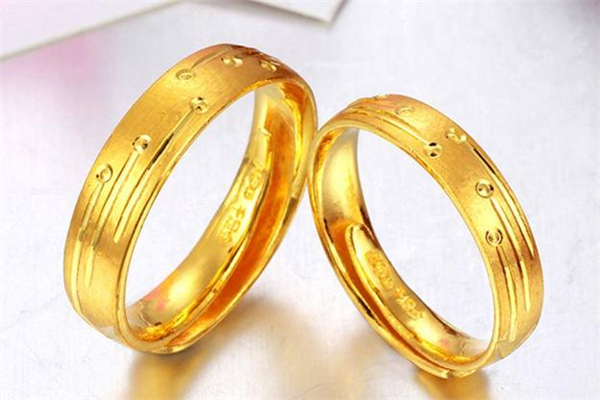 婚戒可以買(mǎi)黃金的嗎 婚戒買(mǎi)黃金的好嗎
