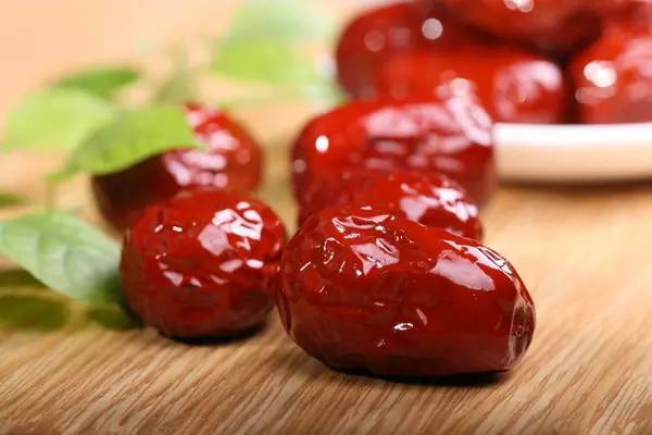 一顆紅棗的熱量是多少 紅棗含有什么營養(yǎng)物質