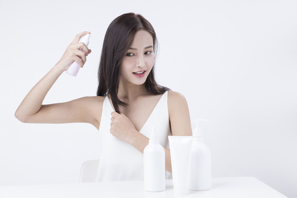頭發(fā)軟化的標(biāo)準是什么 頭發(fā)軟化會有什么傷害