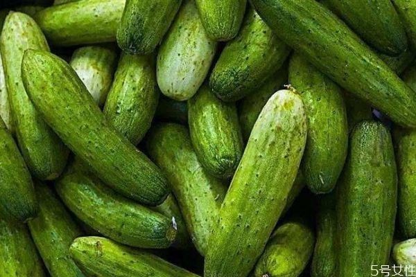 黃瓜中有什么營養(yǎng)價(jià)值呢 糖尿病人可以吃黃瓜嗎