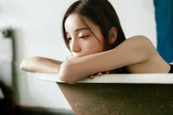 男生會介意女生窮嗎 其實(shí)男生也會介意女生窮的