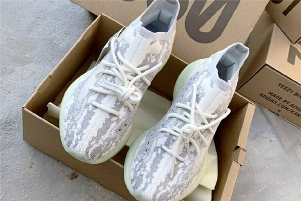 椰子380外星人開箱測評(píng)-yeezy 380 alien實(shí)物上腳圖