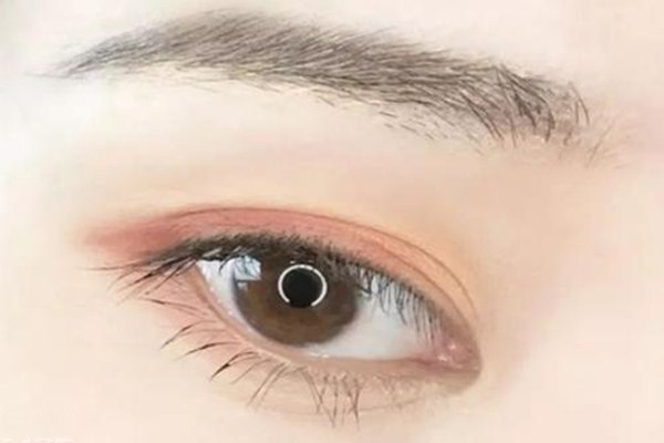 腫泡眼適合什么顏色的眼影 腫泡眼怎么畫(huà)眼影好看