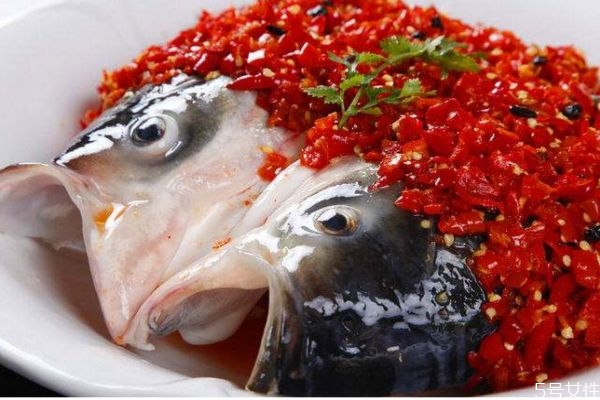 魚頭有什么營(yíng)養(yǎng)價(jià)值呢 吃魚頭有什么好處呢