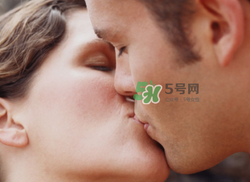 如何接吻更有感覺？如何接吻讓她舒服？