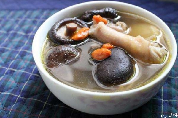 孕早期喝什么湯好 常見(jiàn)的安胎湯有什么