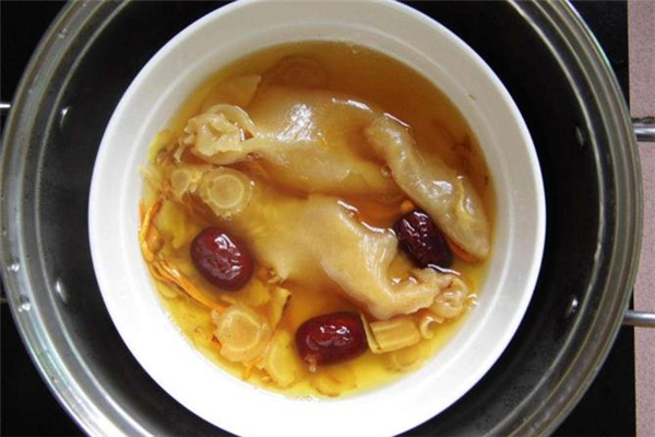 燉花膠湯怎么去腥味 花膠湯產后能喝嗎