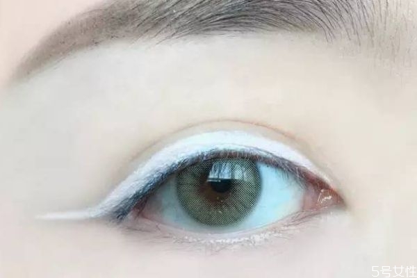 洗眼線(xiàn)最好的方法 洗眼線(xiàn)多久會(huì)褪色