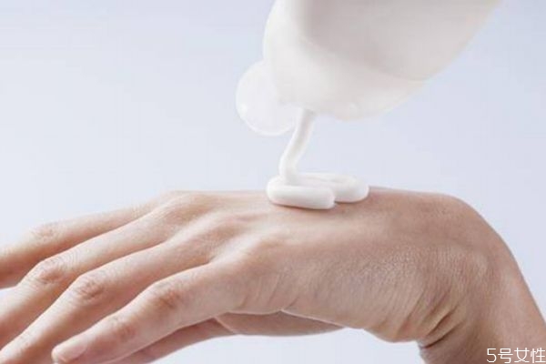 幾塊錢的護(hù)手霜能用嗎 廉價(jià)護(hù)手霜有什么危害