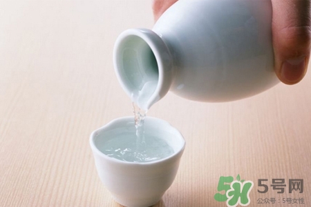 喝白酒能喝出白血病嗎？白血病人能喝酒嗎？
