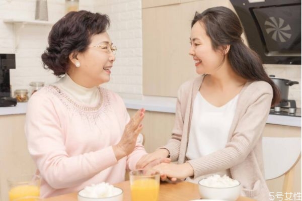 再婚家庭怎么處理婆媳關系 再婚家庭處理婆媳關系的方法