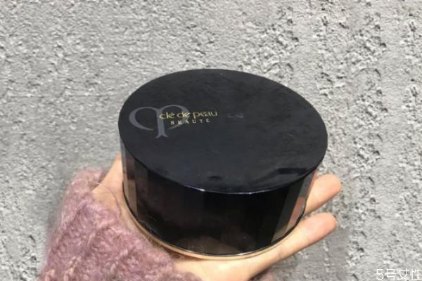 散粉有必要買(mǎi)貴的嗎 散粉貴的和便宜的區(qū)別