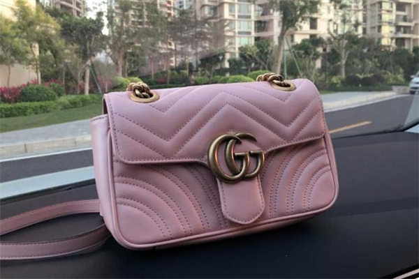 gucci專(zhuān)柜可以驗(yàn)貨嗎 gucci官網(wǎng)和專(zhuān)柜有什么區(qū)別