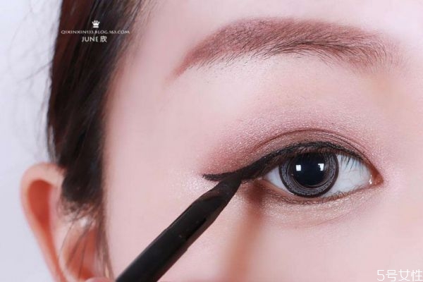 美瞳線(xiàn)做一次可以管多久 美瞳線(xiàn)有沒(méi)有必要做