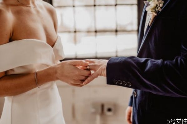 夫妻不在一起感情會變淡嗎 為什么結婚后感情淡了