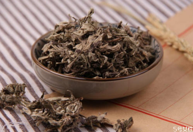 艾葉水止癢煮多長(zhǎng)時(shí)間 艾葉水洗澡多長(zhǎng)時(shí)間見效