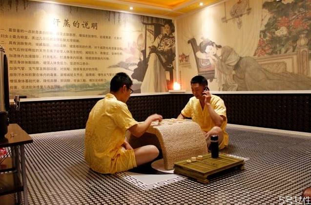 去汗蒸房可以帶手機嗎 汗蒸完可以涂身體乳嗎