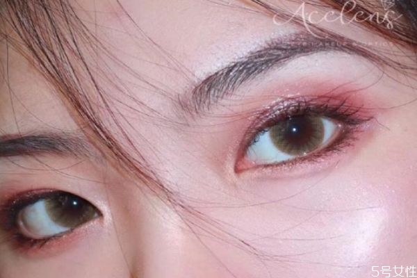 美瞳不戴多久換一次水 美瞳十天沒(méi)換水怎么辦
