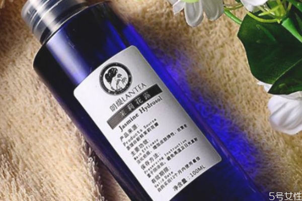 純露放冰箱后再拿出來用不會(huì)變質(zhì)嗎 純露過期了還能用嗎