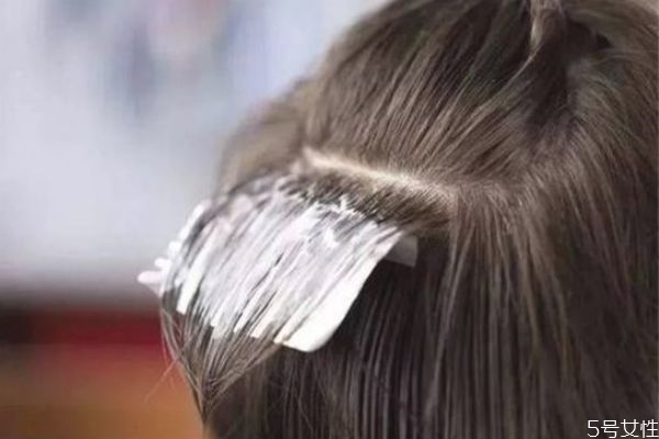 染發(fā)沒有漂會(huì)恢復(fù)黑色嗎 染發(fā)的用途
